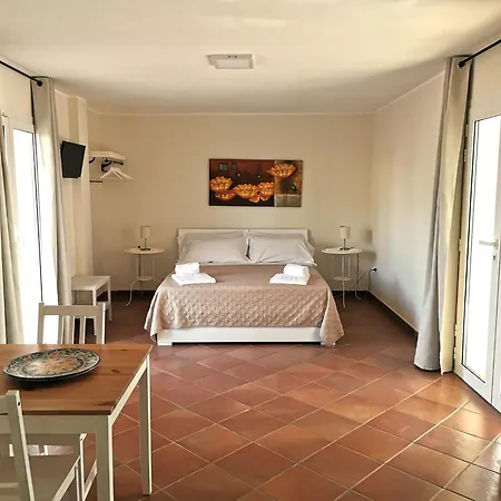 Hotel Terra Dei Limoni 3*